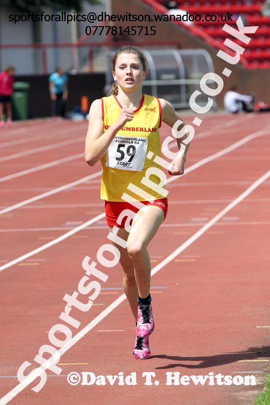 Girls 1500 metres, Northern Inter-County Schools, Gateshead International Stadum. Photo: David T. Hewitson/Sports for All Pics